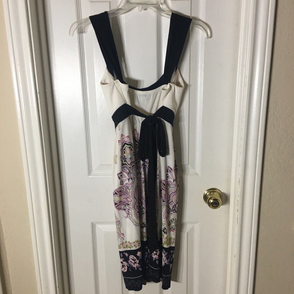 Trixxi Dress - Picture 14 of 16